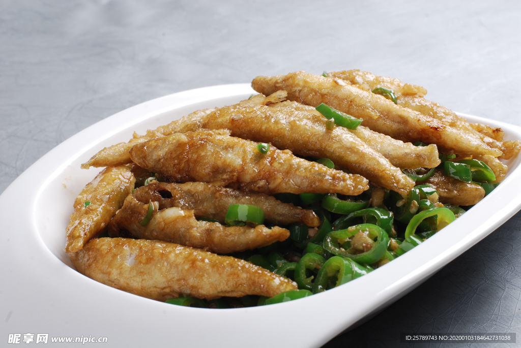 酥香嫩仔鱼