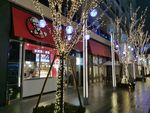 夜晚的店铺
