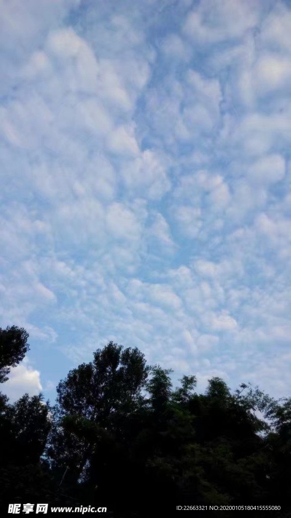 天空云朵
