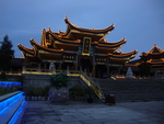 装饰大殿