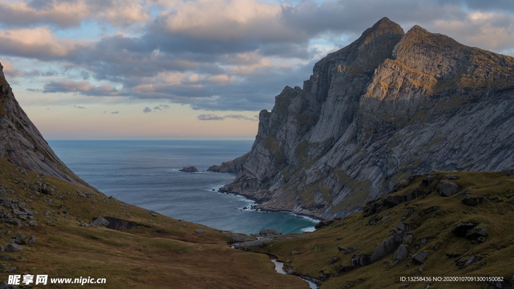 群山河流海洋天空风景