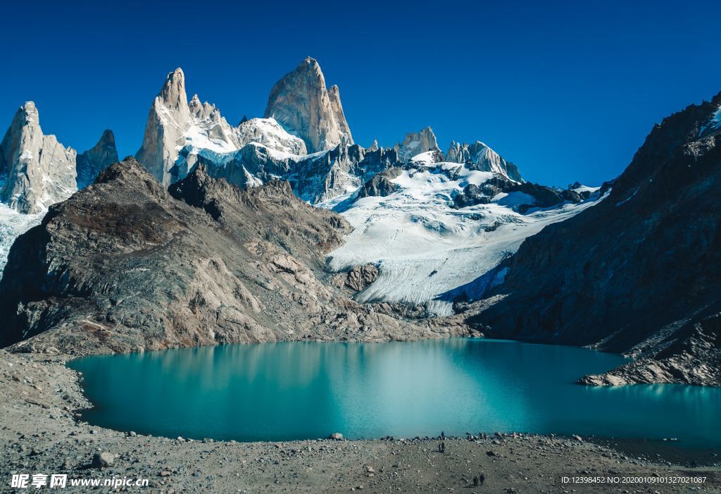 山水湖泊美景