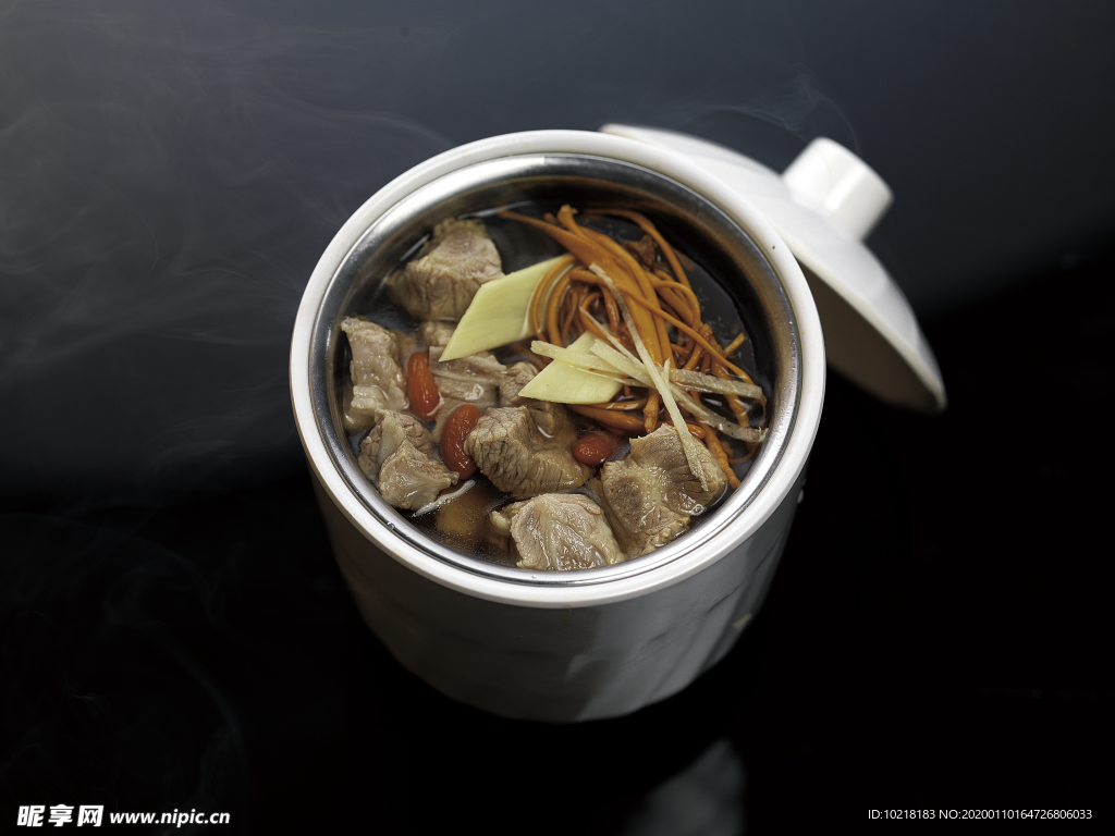排骨虫草花炖汤