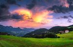 山与夕阳