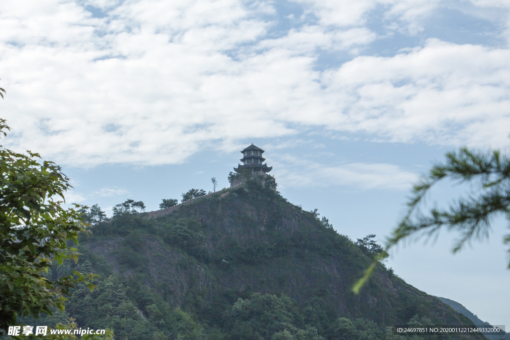 高高山上一座亭