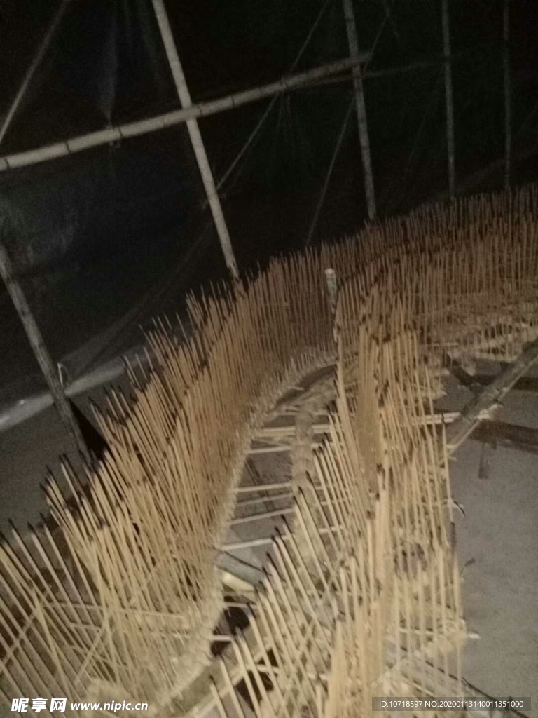 稻草龙