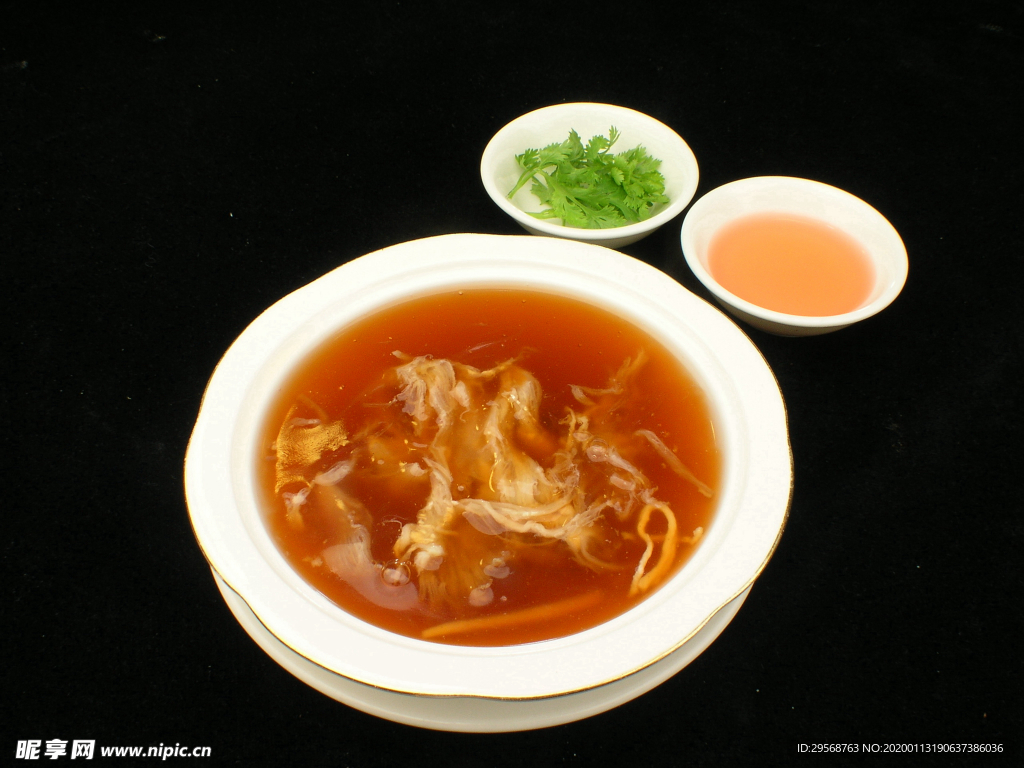 鸿运鱼翅羹