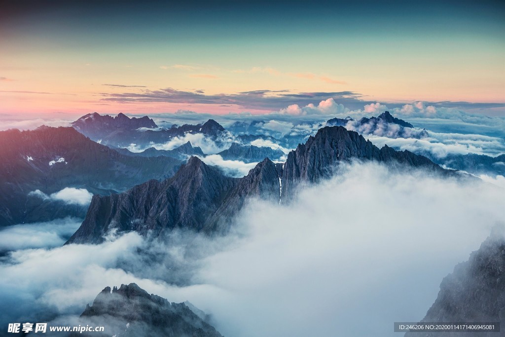 山峰云图