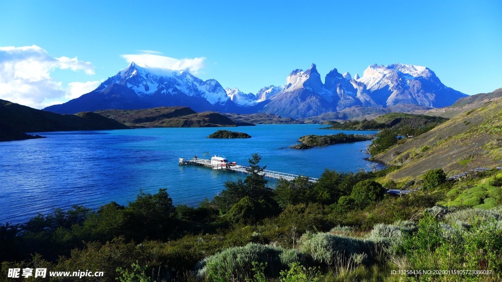 群山河水天空云彩风景