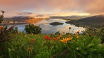 群山河流草地鲜花风景