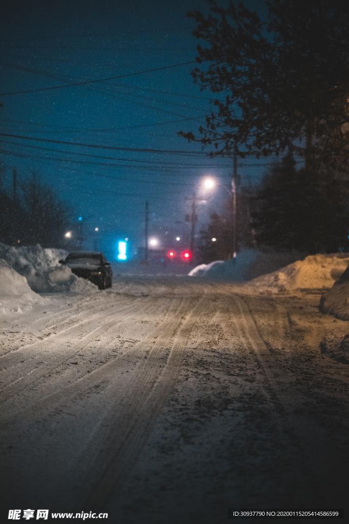 雪后的夜路