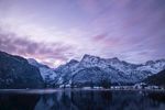 冷色系雪山湖泊风景