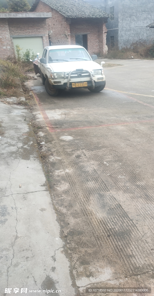 小轿车