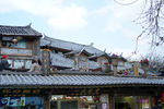丽江古城街道边店铺的建筑