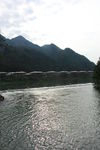 水上的高山