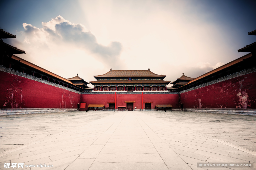 红色背景