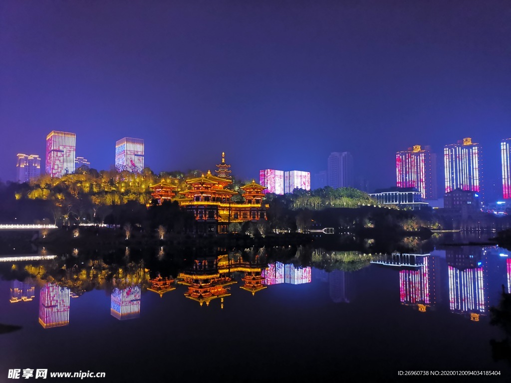 兴龙湖夜景