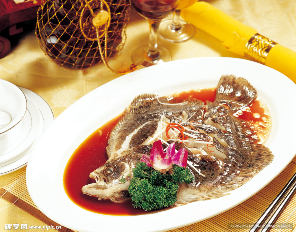 河源龙川：特色美食——八宝鱼生