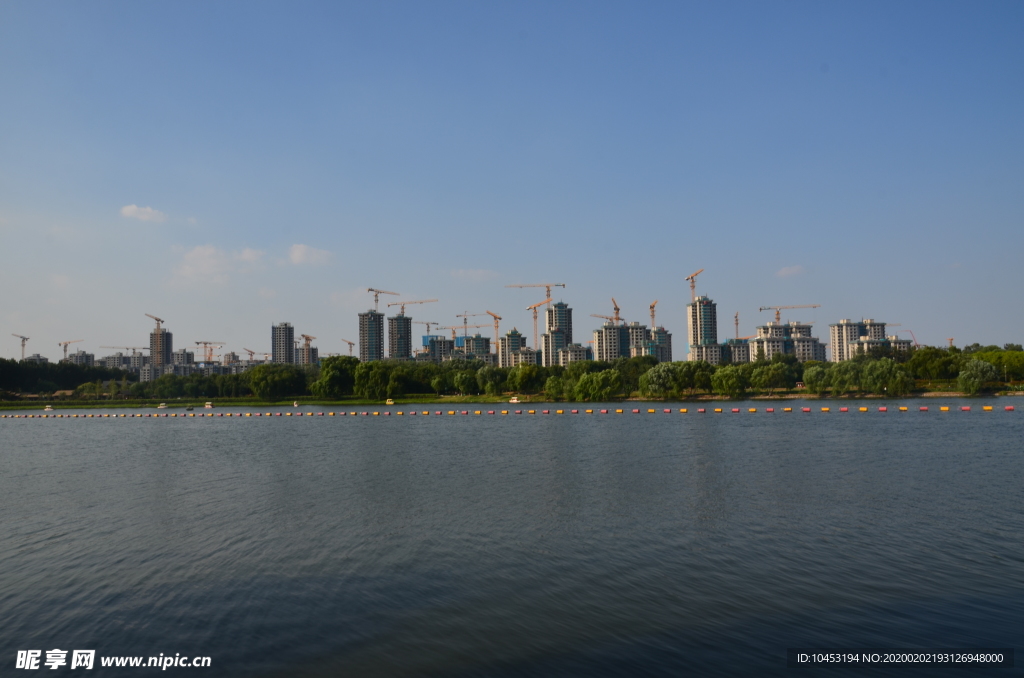 河岸风景