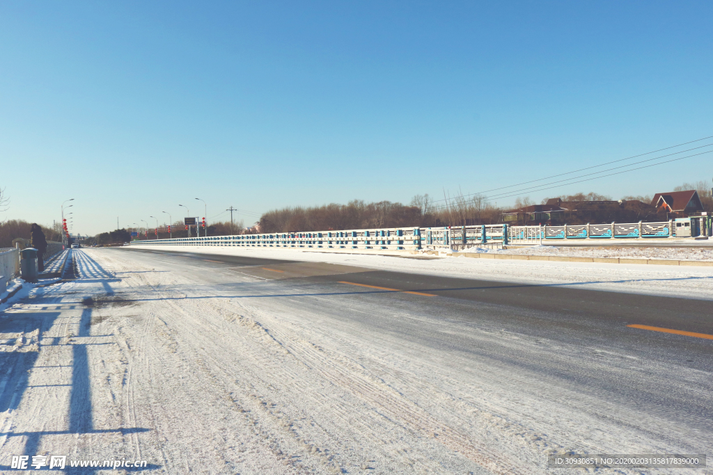 雪后公路