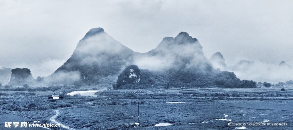 烟雨峰林