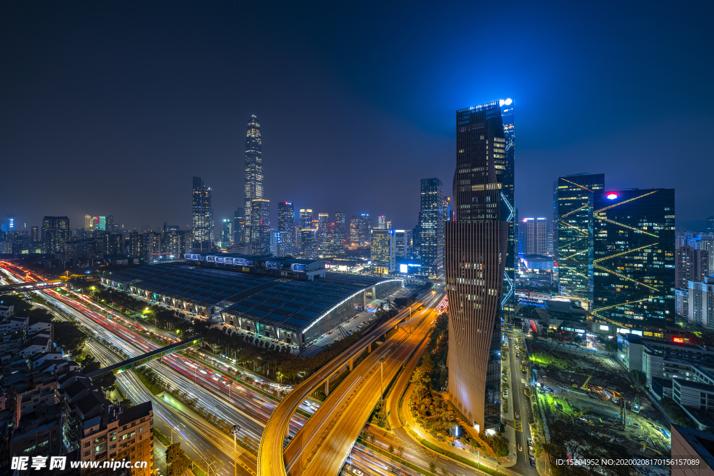 夜景深圳平安大厦