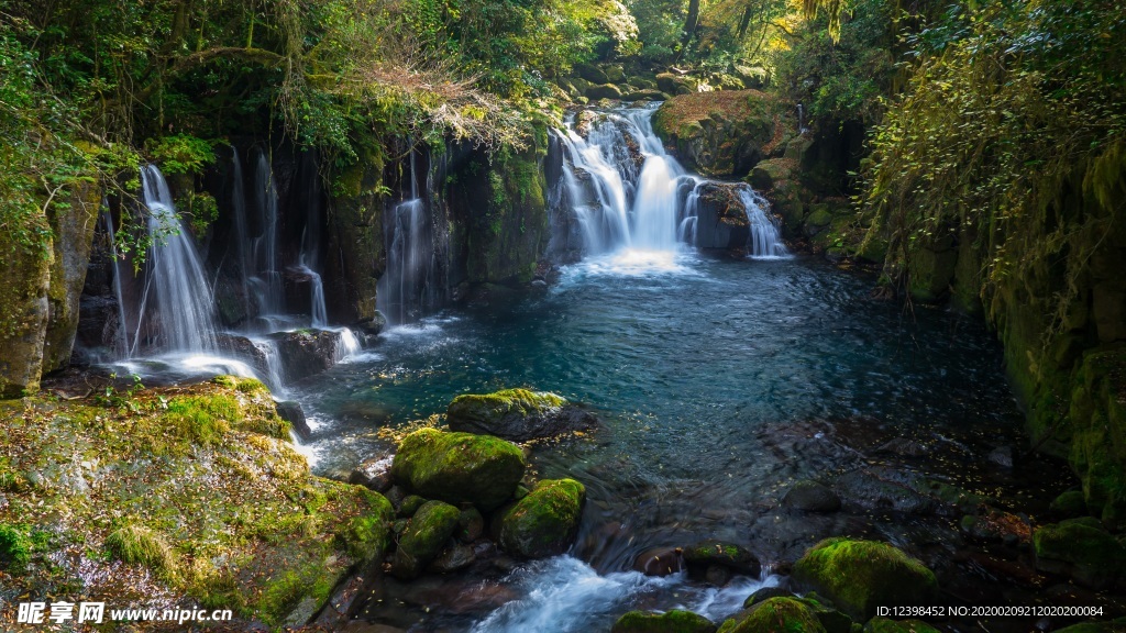 山涧溪谷瀑布摄影美图