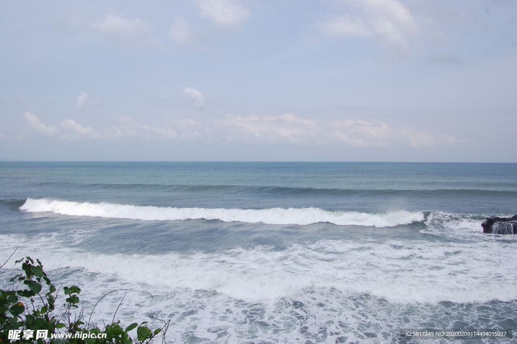 一排浪花