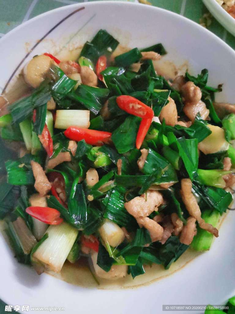 蒜叶炒肉