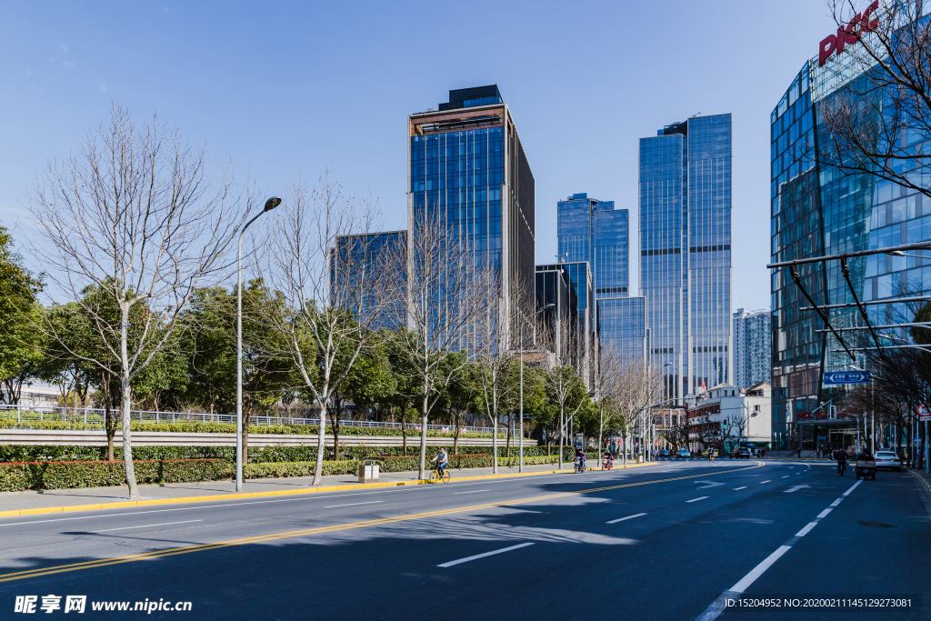 上海路与建筑