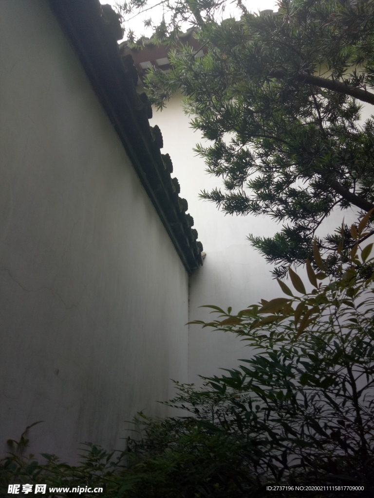 墙角