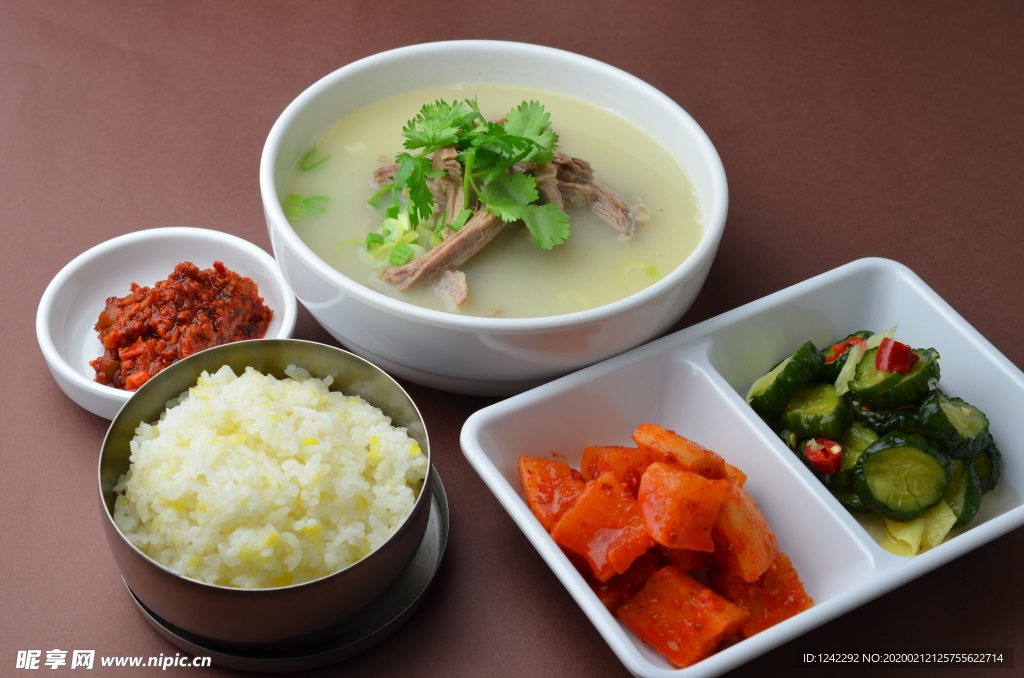 清汤牛肉饭套餐