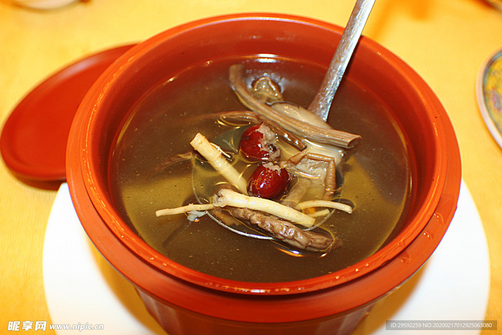 茶树菇炖汤