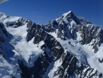 雄伟的雪山
