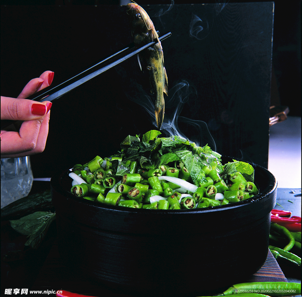 石锅风味鸭舌摄影图__传统美食_餐饮美食_摄影图库_昵图网nipic.com