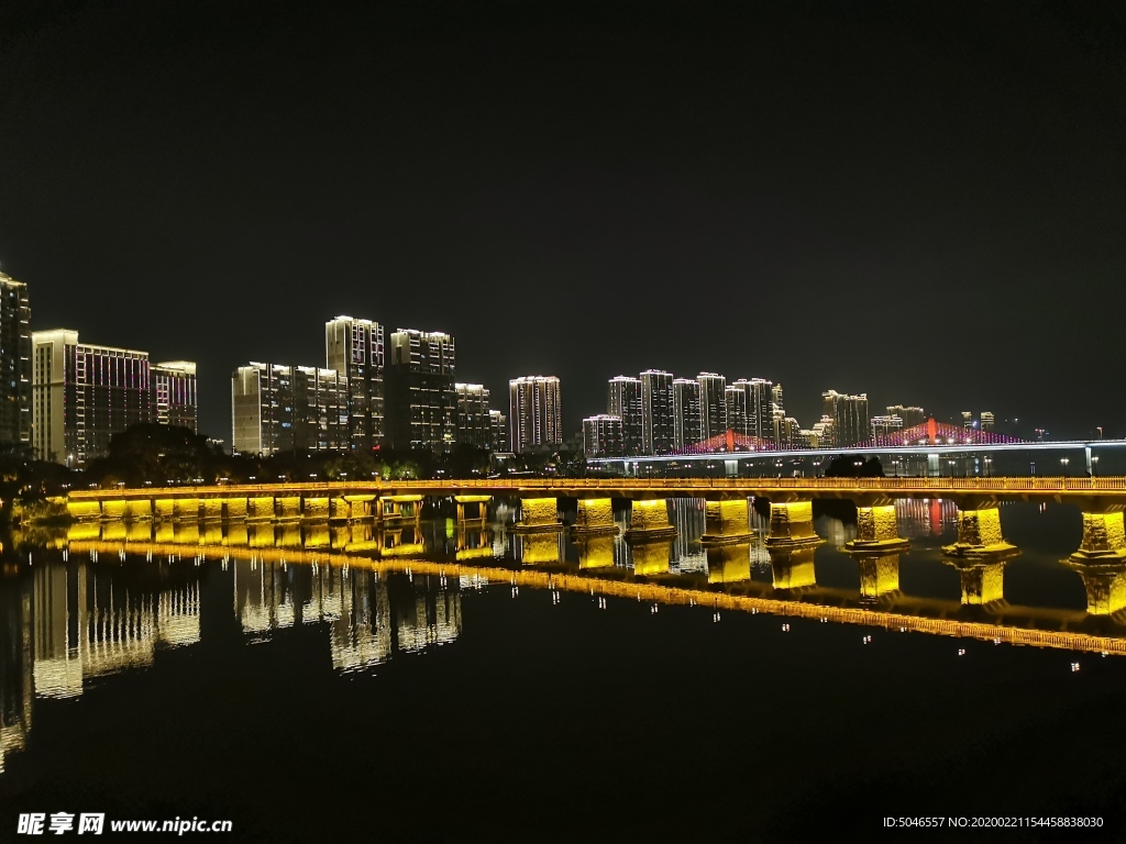 江滨夜景