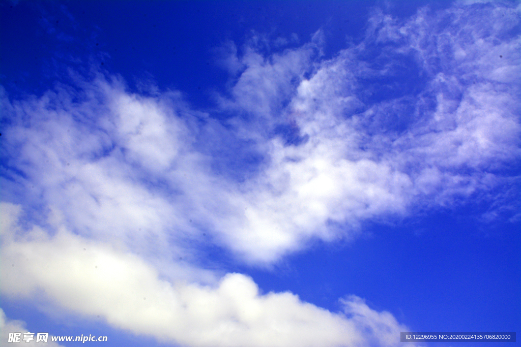 蓝天白云