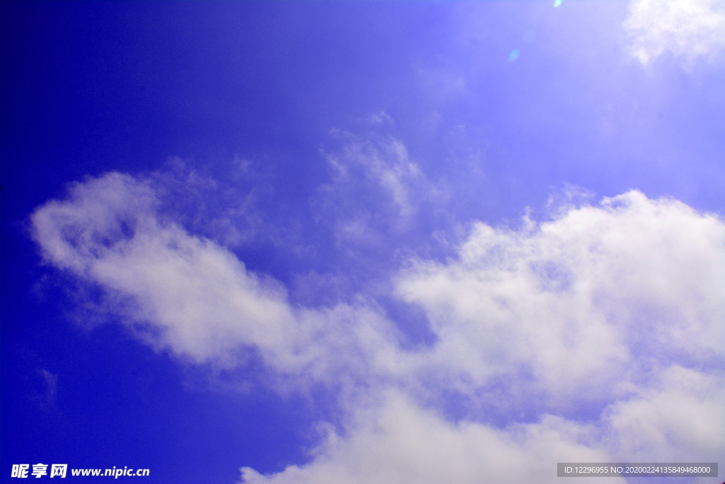 蓝天白云