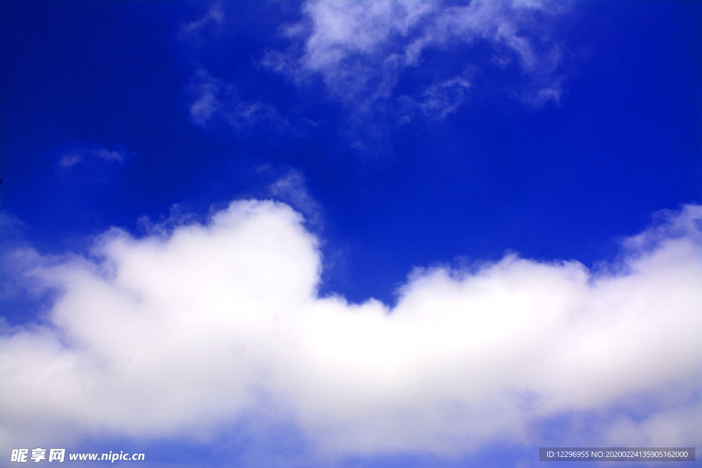 蓝天白云