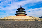 蓝天白云下的北京天坛