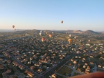 降落中的热气球 土耳其