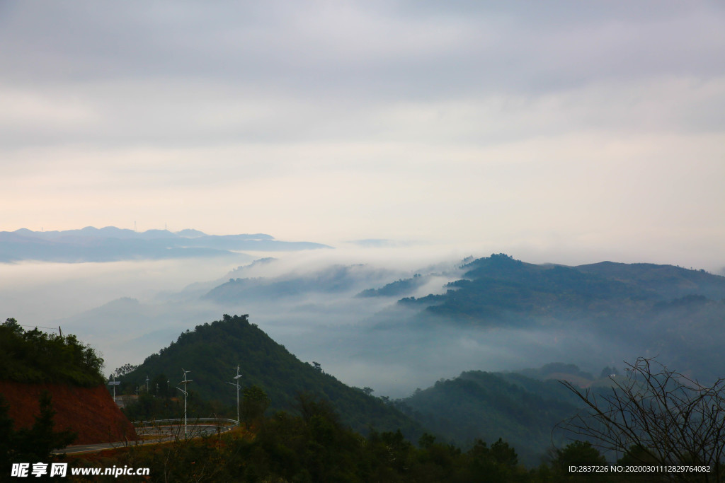 云海 山路