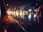 雨后夜晚的街道