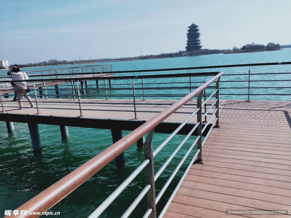 风筝 海边 浦湖 桥 人 楼房