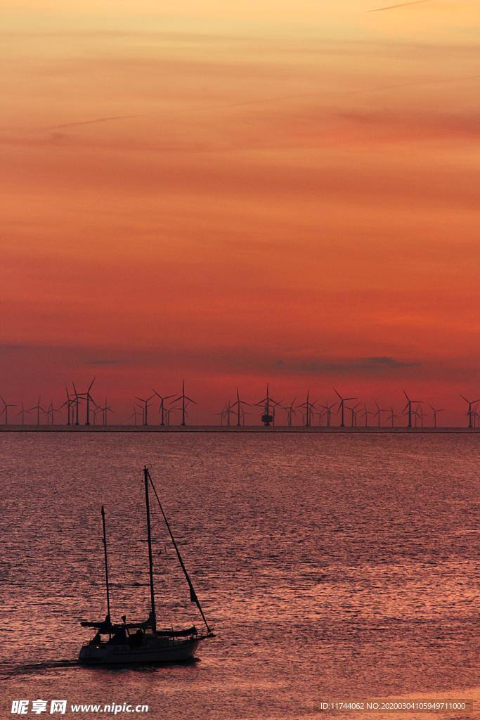 夕阳海边