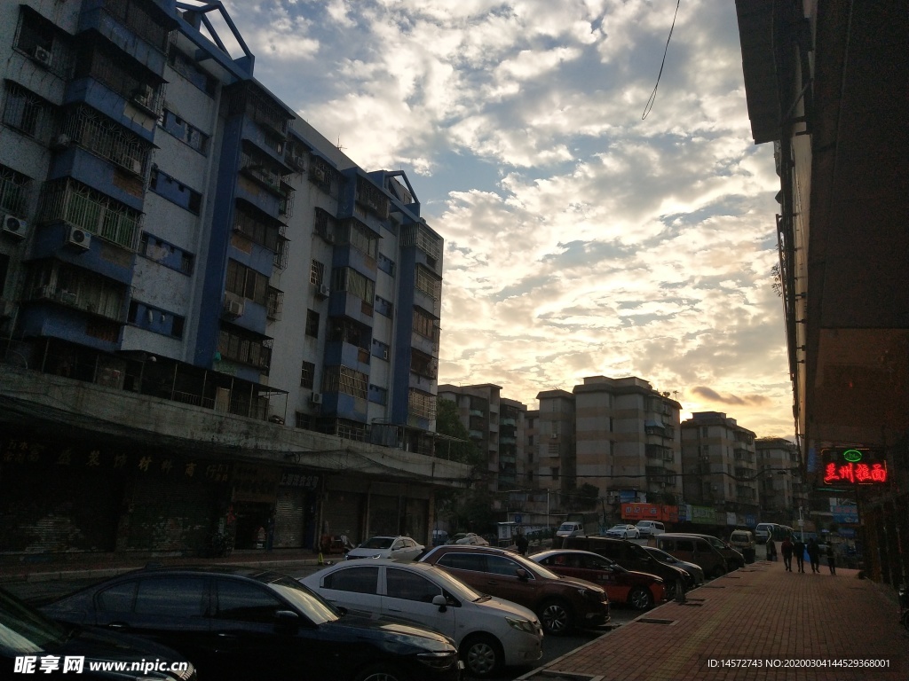 朝阳路街景
