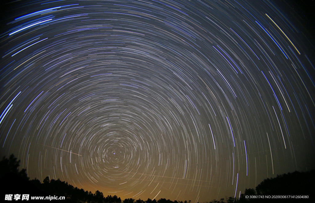 夜晚星空轨迹