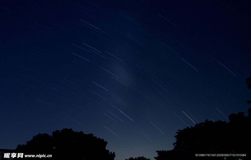 夜晚星空轨迹