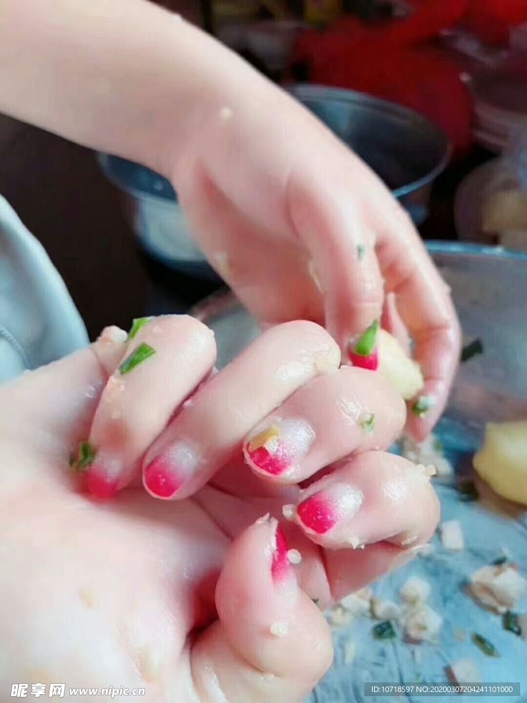 手指美甲
