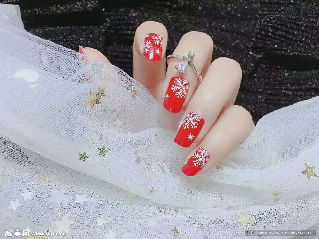 手指美甲
